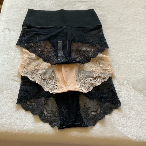 (3) SPANX Undie-tectable Lace Hi-Hipster Pantie - Picture 7 of 9